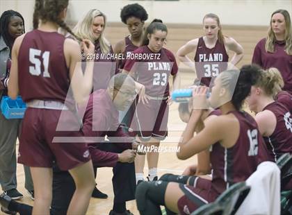 Thumbnail 3 in Cedar Hill vs. Plano (UIL 6A Quarterfinal) photogallery.