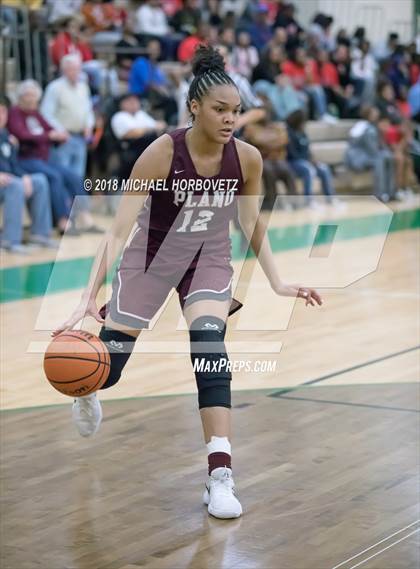 Thumbnail 1 in Cedar Hill vs. Plano (UIL 6A Quarterfinal) photogallery.