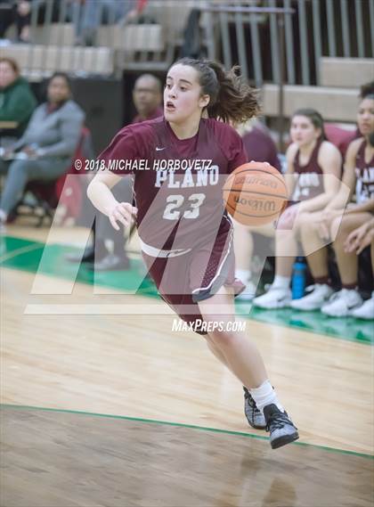 Thumbnail 2 in Cedar Hill vs. Plano (UIL 6A Quarterfinal) photogallery.