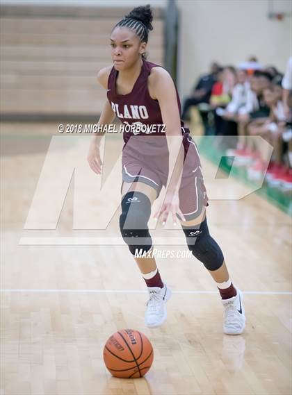 Thumbnail 2 in Cedar Hill vs. Plano (UIL 6A Quarterfinal) photogallery.