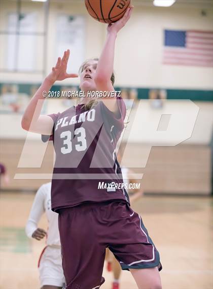 Thumbnail 2 in Cedar Hill vs. Plano (UIL 6A Quarterfinal) photogallery.