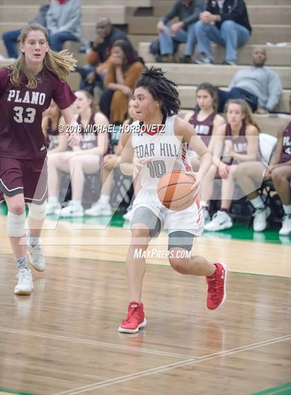 Thumbnail 2 in Cedar Hill vs. Plano (UIL 6A Quarterfinal) photogallery.