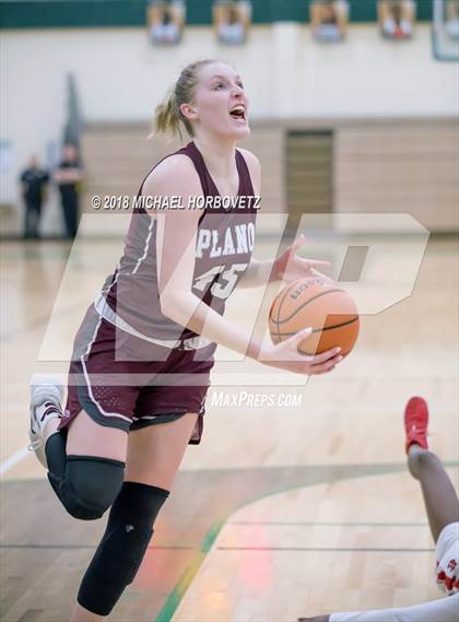 Thumbnail 1 in Cedar Hill vs. Plano (UIL 6A Quarterfinal) photogallery.