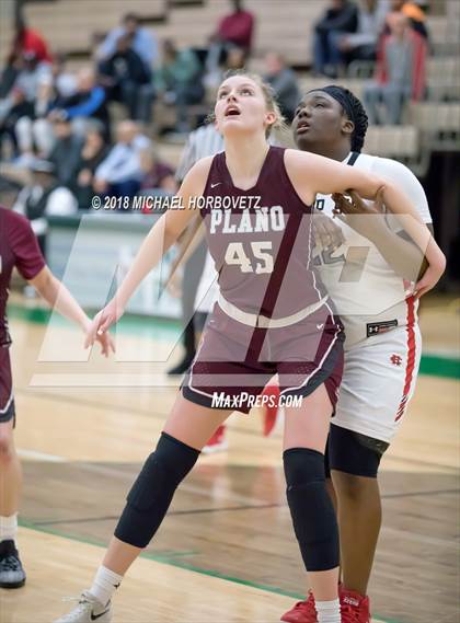 Thumbnail 1 in Cedar Hill vs. Plano (UIL 6A Quarterfinal) photogallery.