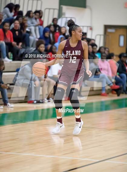 Thumbnail 3 in Cedar Hill vs. Plano (UIL 6A Quarterfinal) photogallery.