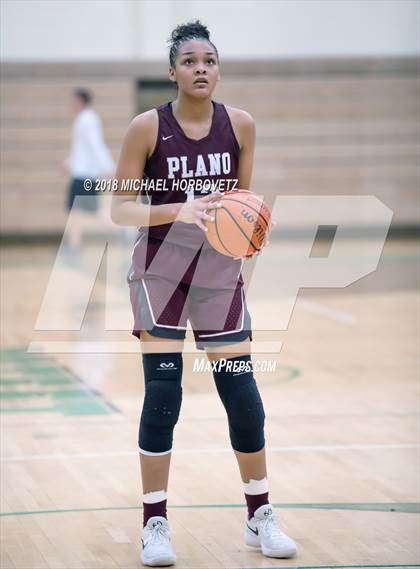 Thumbnail 1 in Cedar Hill vs. Plano (UIL 6A Quarterfinal) photogallery.