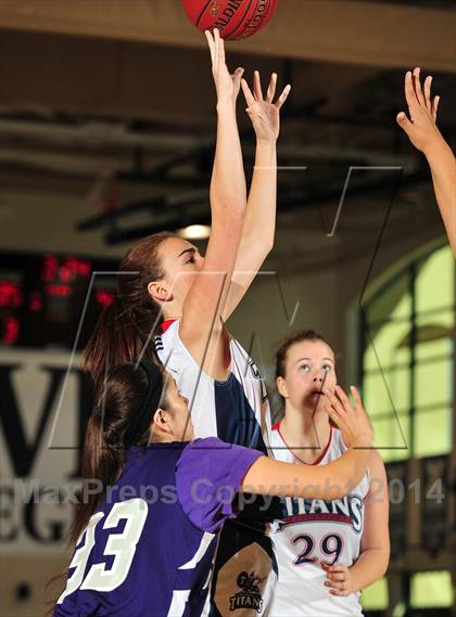 Thumbnail 2 in Shadow Hills vs. Samuel Robertson Canada (MaxPreps Holiday Classic) photogallery.