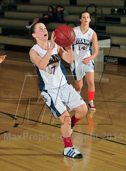 Thumbnail 3 in Shadow Hills vs. Samuel Robertson Canada (MaxPreps Holiday Classic) photogallery.