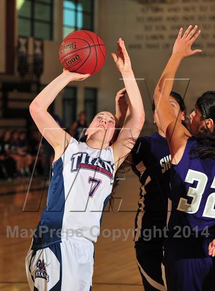 Thumbnail 3 in Shadow Hills vs. Samuel Robertson Canada (MaxPreps Holiday Classic) photogallery.