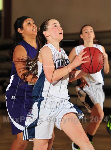 Thumbnail 1 in Shadow Hills vs. Samuel Robertson Canada (MaxPreps Holiday Classic) photogallery.