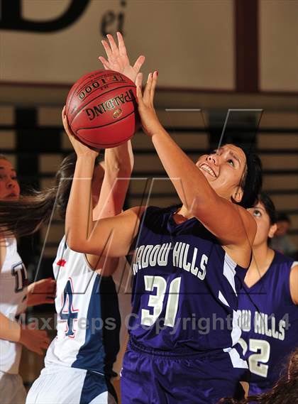 Thumbnail 1 in Shadow Hills vs. Samuel Robertson Canada (MaxPreps Holiday Classic) photogallery.