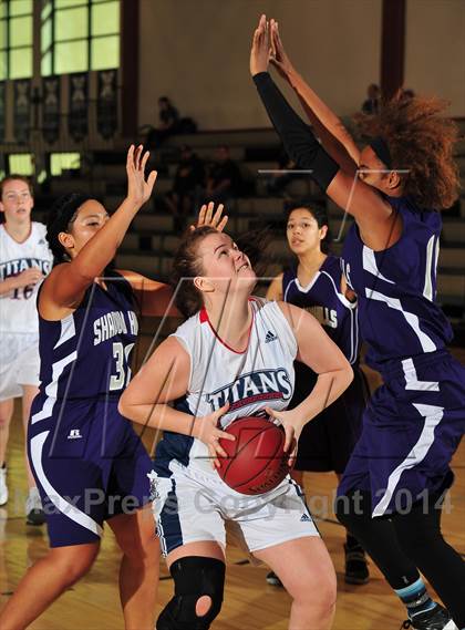 Thumbnail 3 in Shadow Hills vs. Samuel Robertson Canada (MaxPreps Holiday Classic) photogallery.