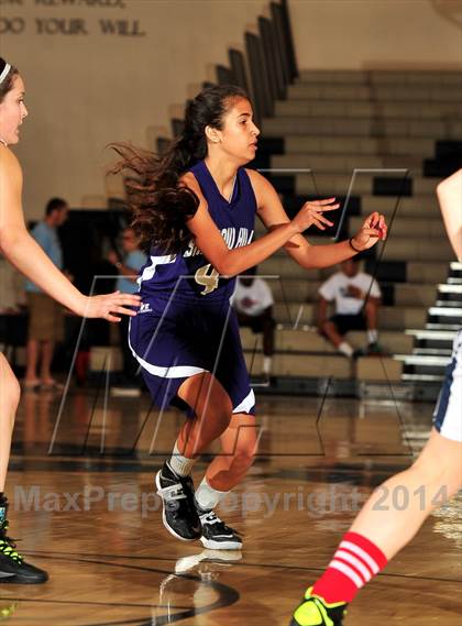 Thumbnail 2 in Shadow Hills vs. Samuel Robertson Canada (MaxPreps Holiday Classic) photogallery.