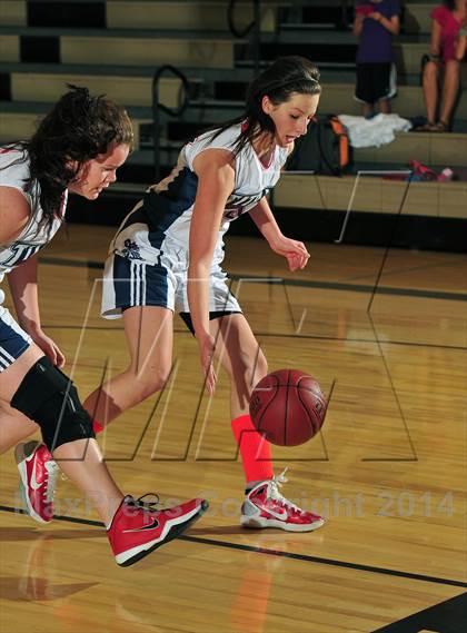 Thumbnail 2 in Shadow Hills vs. Samuel Robertson Canada (MaxPreps Holiday Classic) photogallery.