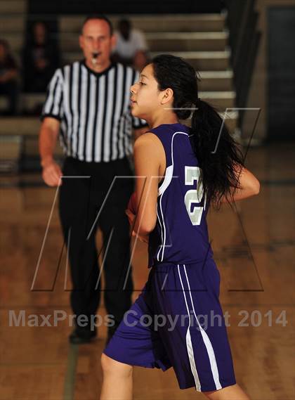 Thumbnail 2 in Shadow Hills vs. Samuel Robertson Canada (MaxPreps Holiday Classic) photogallery.