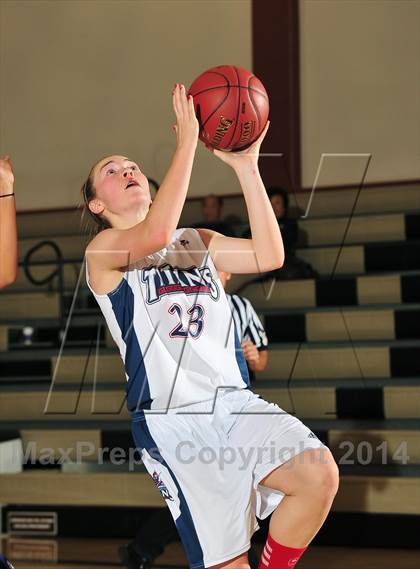Thumbnail 3 in Shadow Hills vs. Samuel Robertson Canada (MaxPreps Holiday Classic) photogallery.