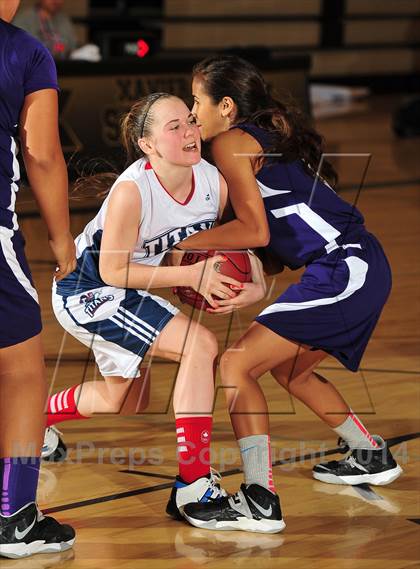 Thumbnail 3 in Shadow Hills vs. Samuel Robertson Canada (MaxPreps Holiday Classic) photogallery.