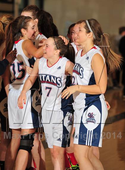 Thumbnail 1 in Shadow Hills vs. Samuel Robertson Canada (MaxPreps Holiday Classic) photogallery.