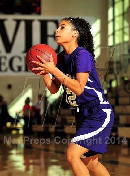 Thumbnail 3 in Shadow Hills vs. Samuel Robertson Canada (MaxPreps Holiday Classic) photogallery.