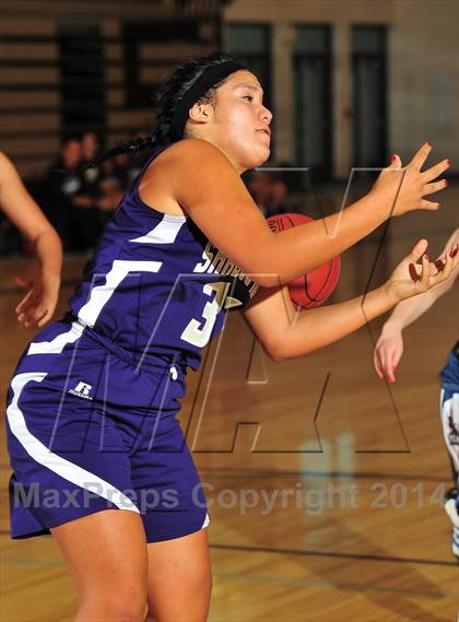 Thumbnail 1 in Shadow Hills vs. Samuel Robertson Canada (MaxPreps Holiday Classic) photogallery.