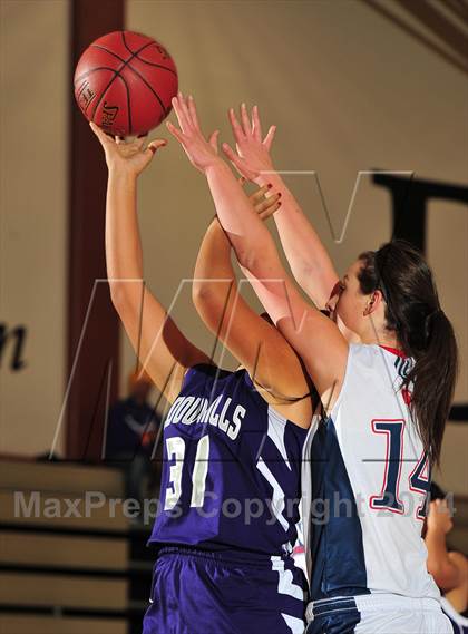 Thumbnail 3 in Shadow Hills vs. Samuel Robertson Canada (MaxPreps Holiday Classic) photogallery.