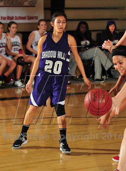 Thumbnail 3 in Shadow Hills vs. Samuel Robertson Canada (MaxPreps Holiday Classic) photogallery.