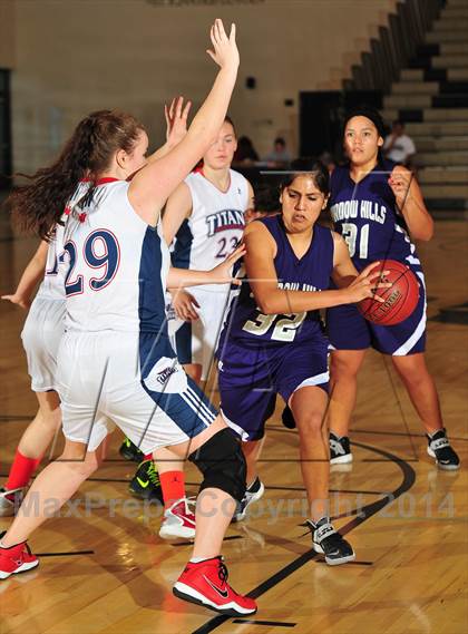 Thumbnail 2 in Shadow Hills vs. Samuel Robertson Canada (MaxPreps Holiday Classic) photogallery.