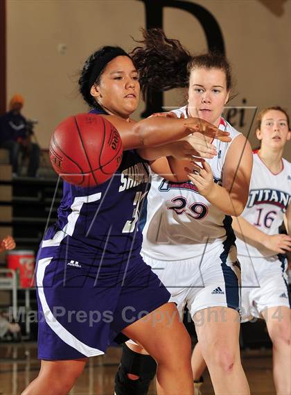 Thumbnail 3 in Shadow Hills vs. Samuel Robertson Canada (MaxPreps Holiday Classic) photogallery.