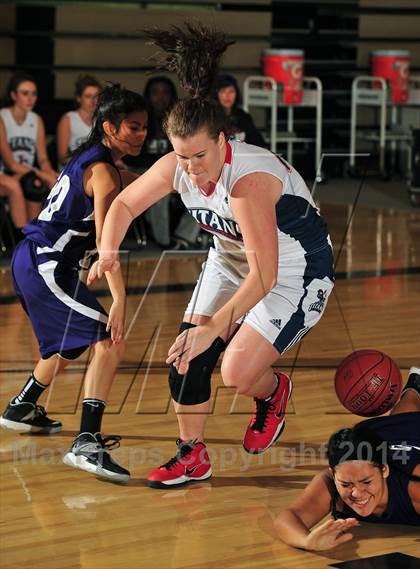 Thumbnail 1 in Shadow Hills vs. Samuel Robertson Canada (MaxPreps Holiday Classic) photogallery.