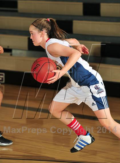 Thumbnail 1 in Shadow Hills vs. Samuel Robertson Canada (MaxPreps Holiday Classic) photogallery.