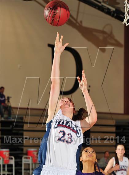 Thumbnail 2 in Shadow Hills vs. Samuel Robertson Canada (MaxPreps Holiday Classic) photogallery.