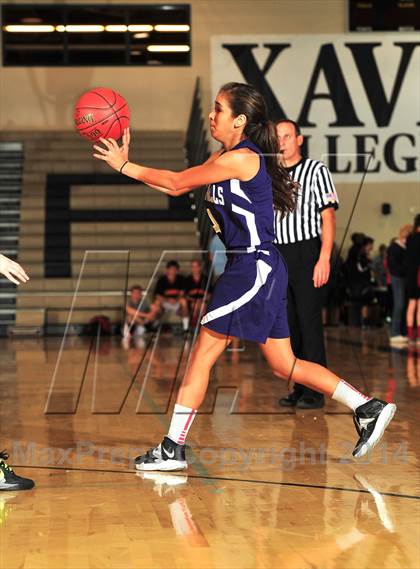 Thumbnail 1 in Shadow Hills vs. Samuel Robertson Canada (MaxPreps Holiday Classic) photogallery.