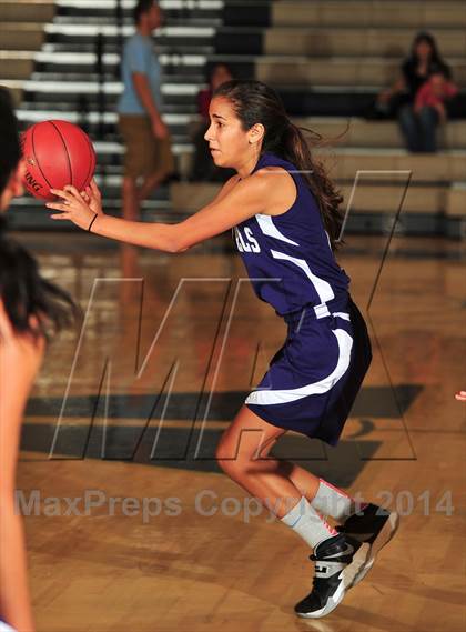 Thumbnail 1 in Shadow Hills vs. Samuel Robertson Canada (MaxPreps Holiday Classic) photogallery.