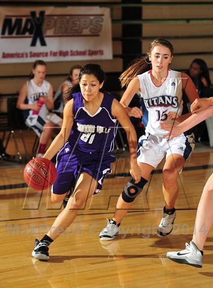 Thumbnail 3 in Shadow Hills vs. Samuel Robertson Canada (MaxPreps Holiday Classic) photogallery.