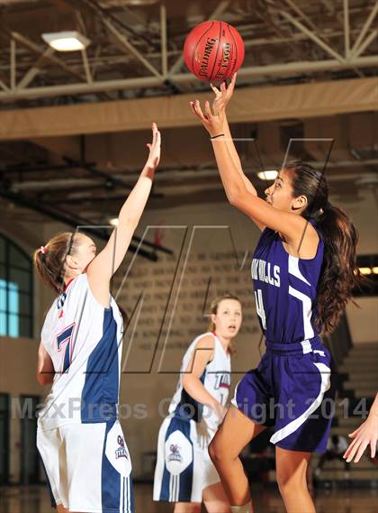 Thumbnail 2 in Shadow Hills vs. Samuel Robertson Canada (MaxPreps Holiday Classic) photogallery.
