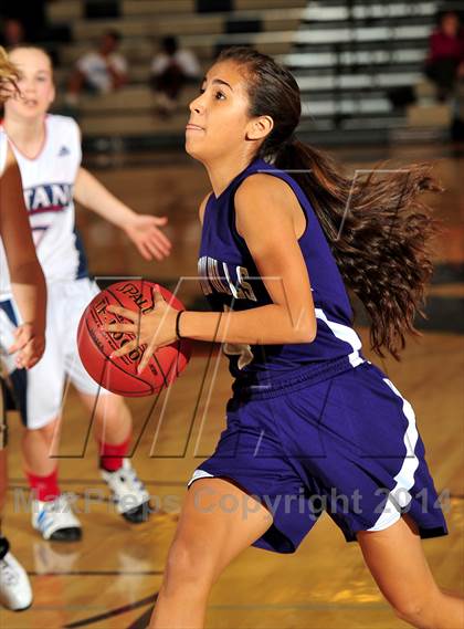 Thumbnail 2 in Shadow Hills vs. Samuel Robertson Canada (MaxPreps Holiday Classic) photogallery.