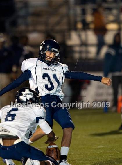 Thumbnail 2 in Paris vs. Argyle (Texas 3A D2 Bi-District Playoffs) photogallery.
