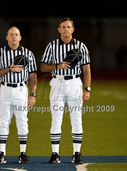 Thumbnail 1 in Paris vs. Argyle (Texas 3A D2 Bi-District Playoffs) photogallery.