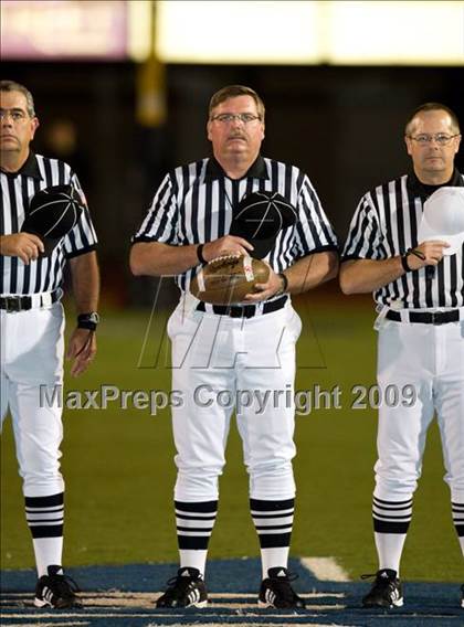 Thumbnail 1 in Paris vs. Argyle (Texas 3A D2 Bi-District Playoffs) photogallery.