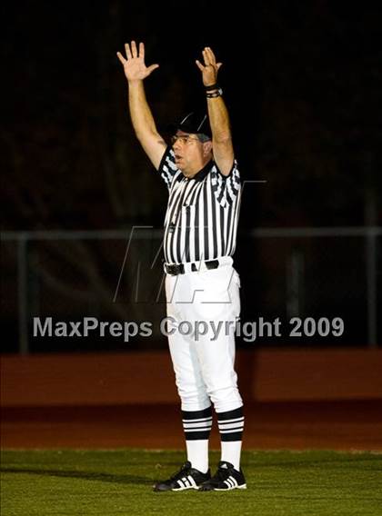 Thumbnail 3 in Paris vs. Argyle (Texas 3A D2 Bi-District Playoffs) photogallery.