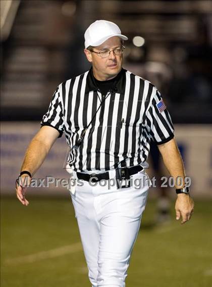 Thumbnail 1 in Paris vs. Argyle (Texas 3A D2 Bi-District Playoffs) photogallery.