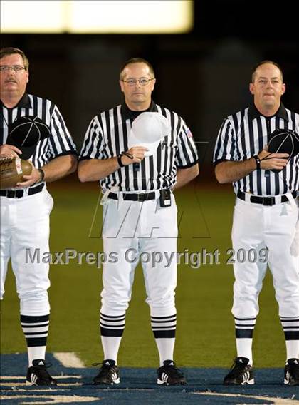 Thumbnail 2 in Paris vs. Argyle (Texas 3A D2 Bi-District Playoffs) photogallery.