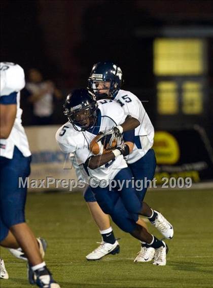 Thumbnail 3 in Paris vs. Argyle (Texas 3A D2 Bi-District Playoffs) photogallery.
