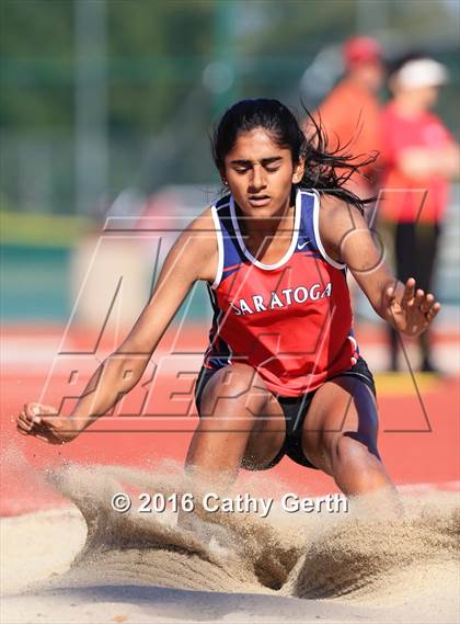 Thumbnail 2 in Santa Clara vs Saratoga (Duel Track Meet) photogallery.