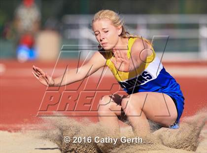 Thumbnail 1 in Santa Clara vs Saratoga (Duel Track Meet) photogallery.