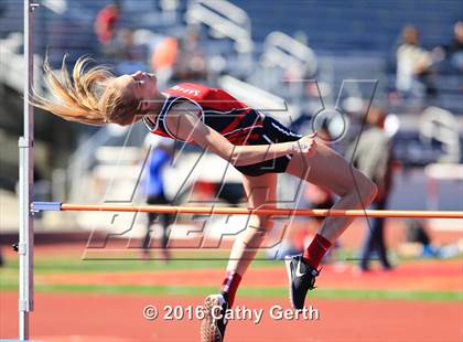 Thumbnail 2 in Santa Clara vs Saratoga (Duel Track Meet) photogallery.