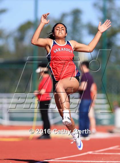 Thumbnail 1 in Santa Clara vs Saratoga (Duel Track Meet) photogallery.