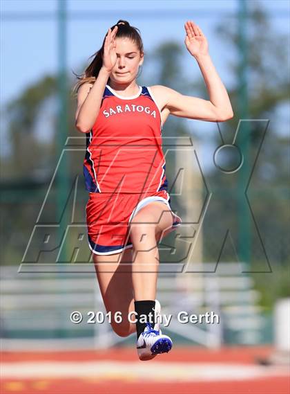 Thumbnail 3 in Santa Clara vs Saratoga (Duel Track Meet) photogallery.