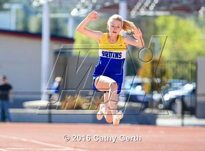 Thumbnail 1 in Santa Clara vs Saratoga (Duel Track Meet) photogallery.