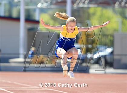 Thumbnail 3 in Santa Clara vs Saratoga (Duel Track Meet) photogallery.